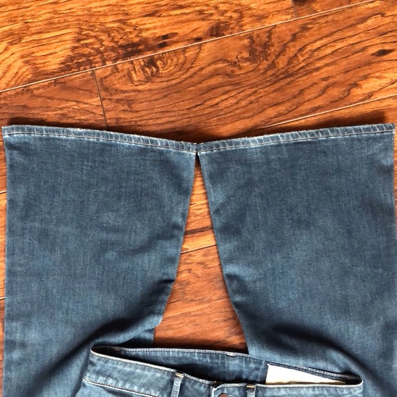 🌸 High waisted flare jeans 🌸 - Picture 6 of 8